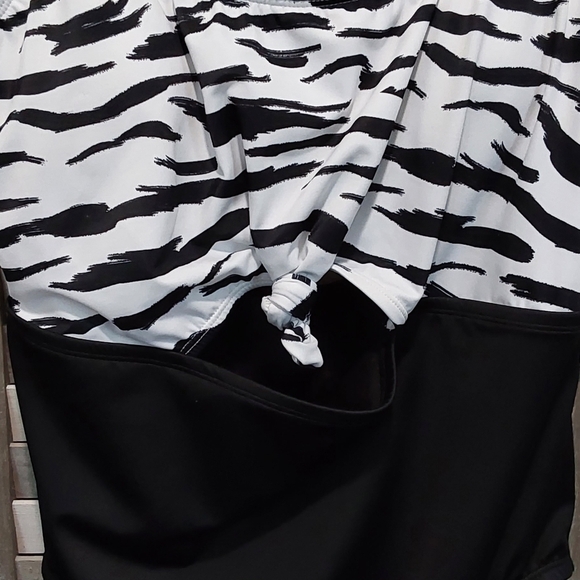 Slimming Control Tie-Front Cut Out One Piece Swimsuit | Beach Betty | Large - Picture 9 of 15